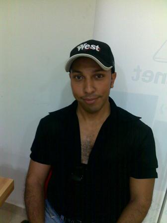 الصيدلي هاني سامح